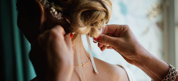 How to choose your wedding day hairstyle